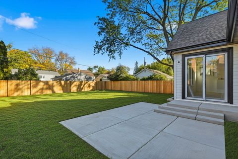 Tiny photo for 1100 Lois Avenue, Park Ridge, IL 60068 (MLS # 12533650)