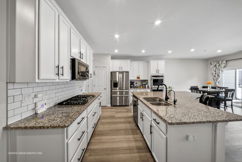 Tiny photo for 534 Watercress Drive, Aurora, IL 60504 (MLS # 12525024)