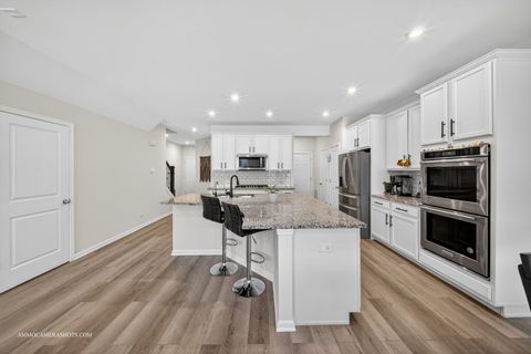 Tiny photo for 534 Watercress Drive, Aurora, IL 60504 (MLS # 12525024)