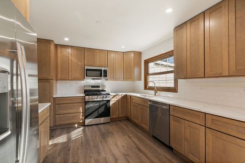 Tiny photo for 657 Lomond Drive, Mundelein, IL 60060 (MLS # 12584309)