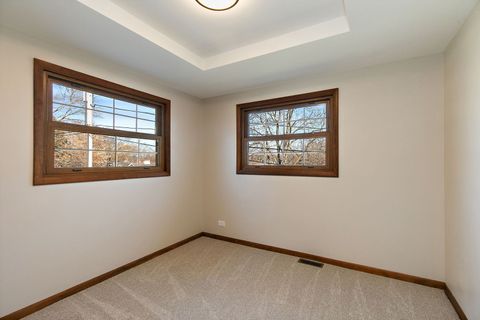 Tiny photo for 657 Lomond Drive, Mundelein, IL 60060 (MLS # 12584309)
