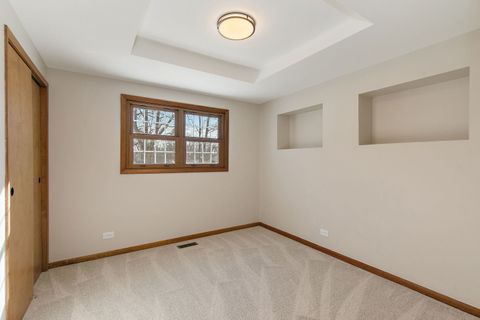 Tiny photo for 657 Lomond Drive, Mundelein, IL 60060 (MLS # 12584309)