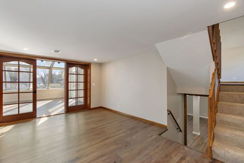 Tiny photo for 657 Lomond Drive, Mundelein, IL 60060 (MLS # 12584309)