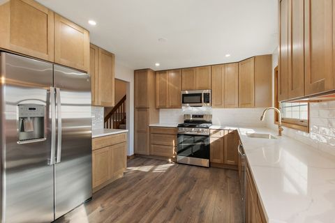 Tiny photo for 657 Lomond Drive, Mundelein, IL 60060 (MLS # 12584309)