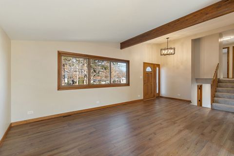 Tiny photo for 657 Lomond Drive, Mundelein, IL 60060 (MLS # 12584309)