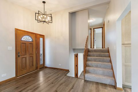 Tiny photo for 657 Lomond Drive, Mundelein, IL 60060 (MLS # 12584309)