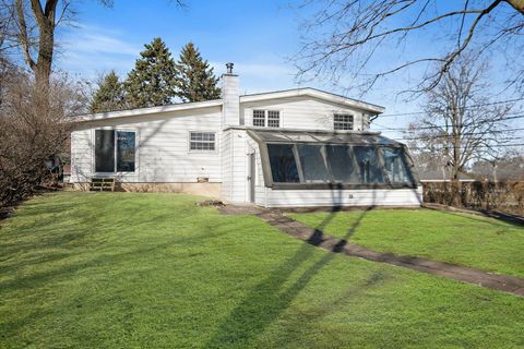 Tiny photo for 657 Lomond Drive, Mundelein, IL 60060 (MLS # 12584309)