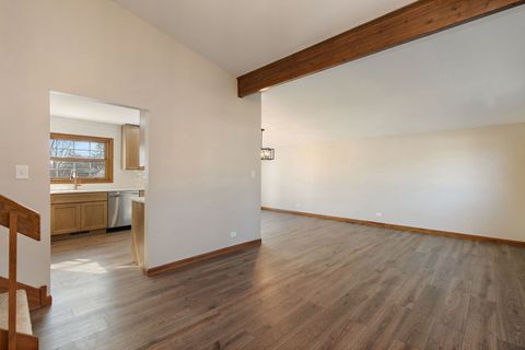 Tiny photo for 657 Lomond Drive, Mundelein, IL 60060 (MLS # 12584309)