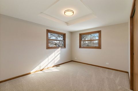 Tiny photo for 657 Lomond Drive, Mundelein, IL 60060 (MLS # 12584309)