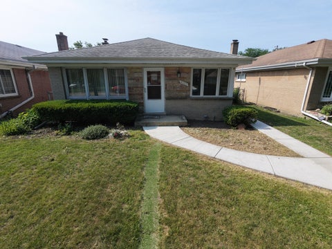 Tiny photo for 4605 Jerome Avenue, Skokie, IL 60076 (MLS # 12734725)