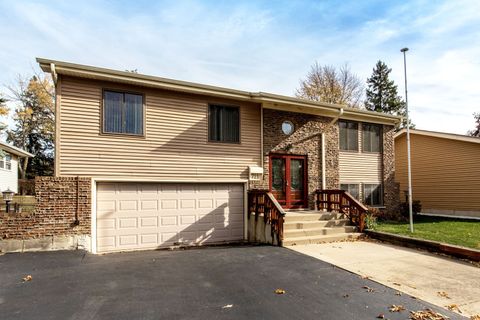 Photo of 721 S Oak Street, West Chicago, IL 60185 (MLS # 12509293)