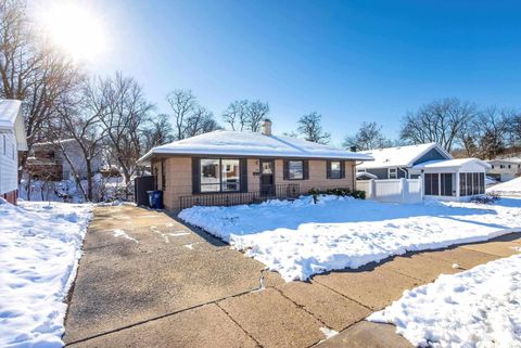 Tiny photo for 809 CIMARRON Drive, Davenport, IA 52804 (MLS # QC4269855)
