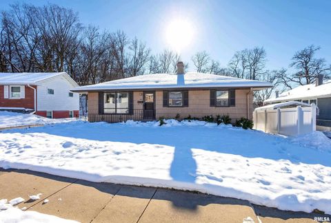 Tiny photo for 809 CIMARRON Drive, Davenport, IA 52804 (MLS # QC4269855)