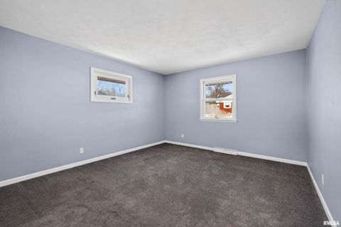 Tiny photo for 809 CIMARRON Drive, Davenport, IA 52804 (MLS # QC4269855)