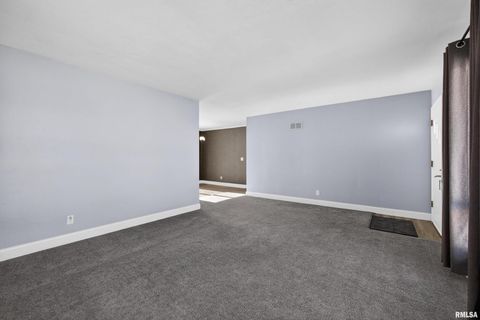 Tiny photo for 809 CIMARRON Drive, Davenport, IA 52804 (MLS # QC4269855)