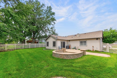 Tiny photo for 909 Shorewood Drive, Bartlett, IL 60103 (MLS # 12729626)