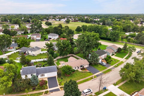 Tiny photo for 909 Shorewood Drive, Bartlett, IL 60103 (MLS # 12729626)