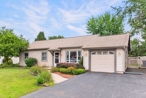 Photo of 909 Shorewood Drive, Bartlett, IL 60103 (MLS # 12729626)