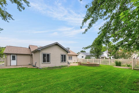 Tiny photo for 909 Shorewood Drive, Bartlett, IL 60103 (MLS # 12729626)