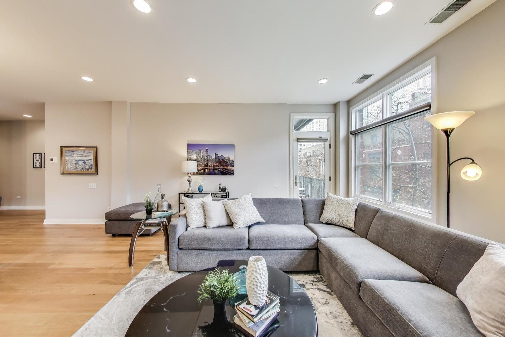 330 N CLINTON Street 308