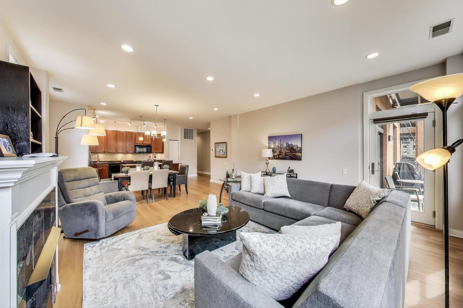 330 N CLINTON Street 308