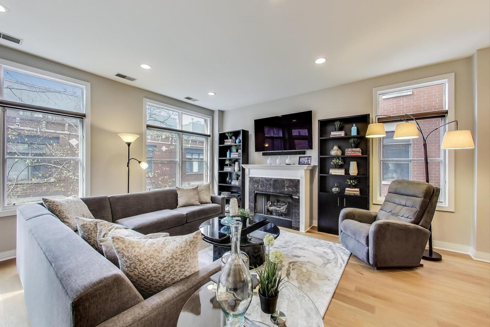 330 N CLINTON Street 308