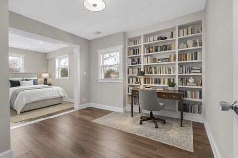 Tiny photo for 584 S 4th Avenue, Des Plaines, IL 60016 (MLS # 12555556)