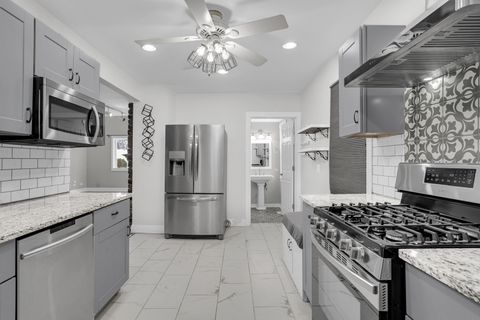 Tiny photo for 584 S 4th Avenue, Des Plaines, IL 60016 (MLS # 12555556)