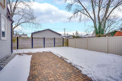 Tiny photo for 584 S 4th Avenue, Des Plaines, IL 60016 (MLS # 12555556)