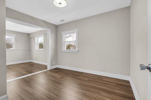 Tiny photo for 584 S 4th Avenue, Des Plaines, IL 60016 (MLS # 12555556)