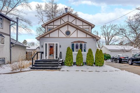 Photo of 584 S 4th Avenue, Des Plaines, IL 60016 (MLS # 12555556)