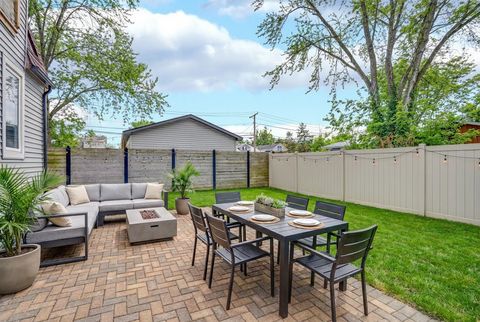 Tiny photo for 584 S 4th Avenue, Des Plaines, IL 60016 (MLS # 12555556)