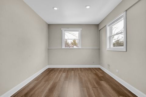 Tiny photo for 584 S 4th Avenue, Des Plaines, IL 60016 (MLS # 12555556)