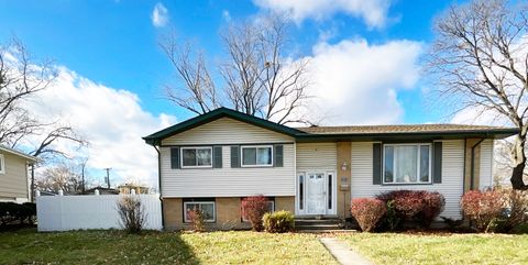 Photo of 900 Arthur Drive, Lombard, IL 60148 (MLS # 12522750)
