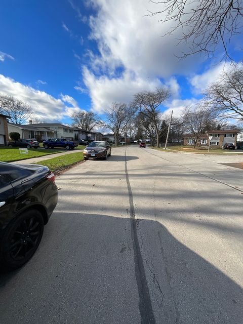 Tiny photo for 900 Arthur Drive, Lombard, IL 60148 (MLS # 12522750)