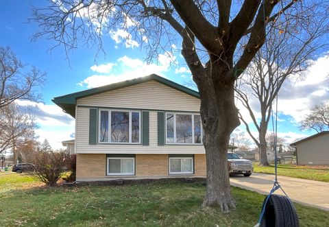 Tiny photo for 900 Arthur Drive, Lombard, IL 60148 (MLS # 12522750)