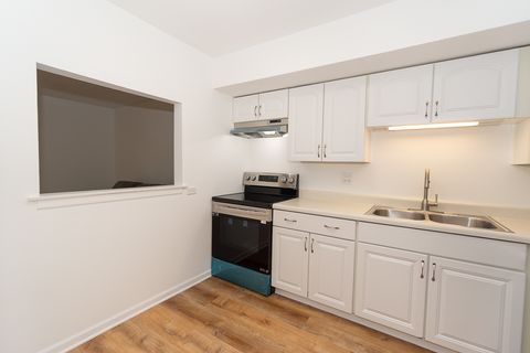 Tiny photo for 837 S Dwyer Avenue #A, Arlington Heights, IL 60005 (MLS # 12583757)