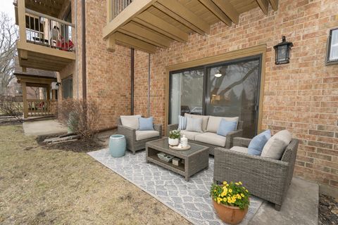 Tiny photo for 837 S Dwyer Avenue #A, Arlington Heights, IL 60005 (MLS # 12583757)