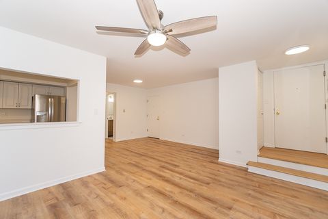 Tiny photo for 837 S Dwyer Avenue #A, Arlington Heights, IL 60005 (MLS # 12583757)