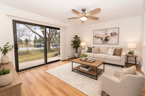 Tiny photo for 837 S Dwyer Avenue #A, Arlington Heights, IL 60005 (MLS # 12583757)