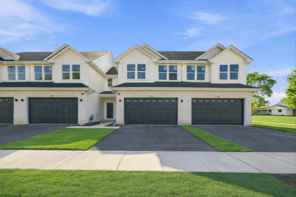 2017 PRINCESS CT, LOCKPORT, IL 60441 - Image d79f2e95aff1e46e314e1ea8f6eba502/2801787855