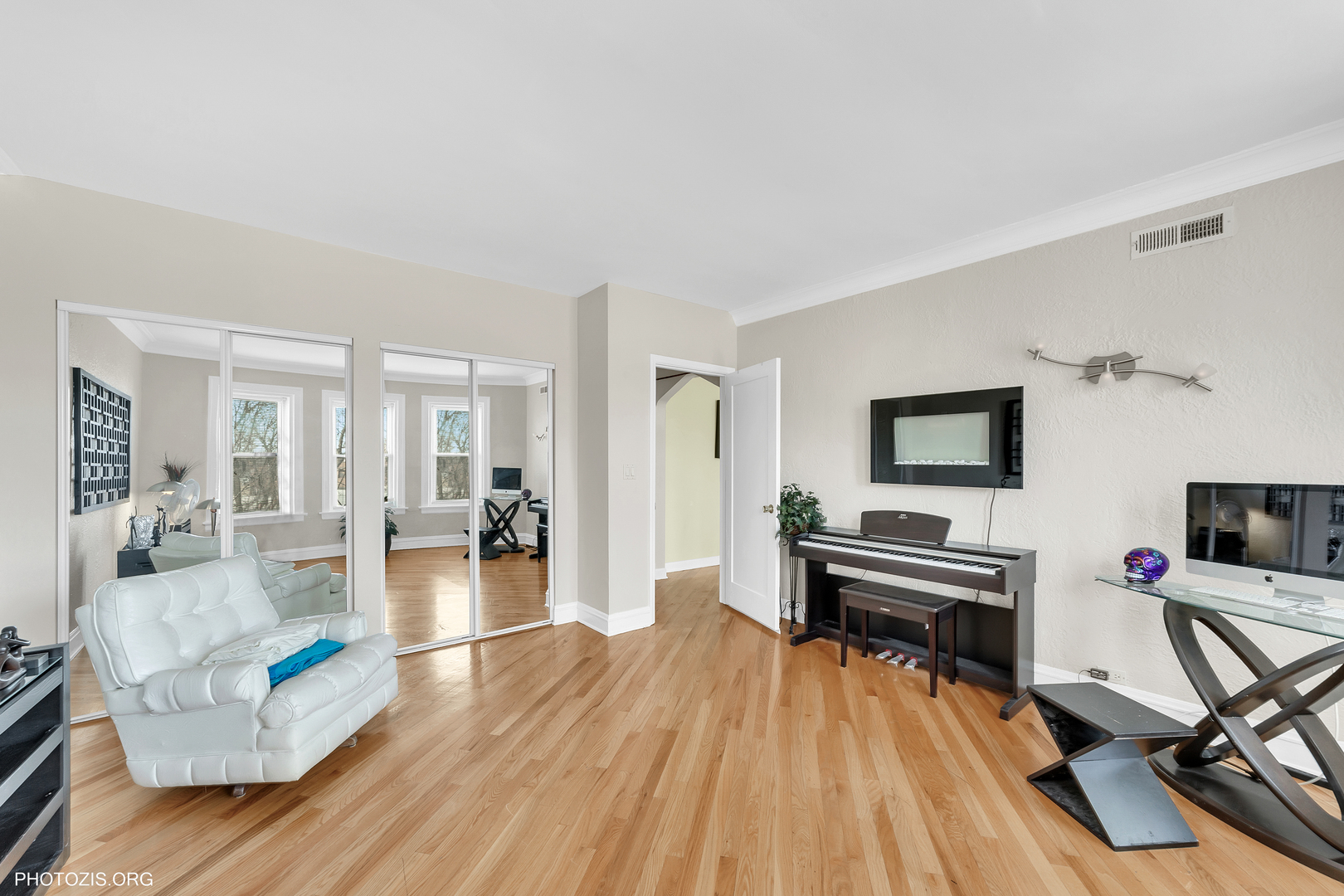 2759 W Arthur Avenue 3