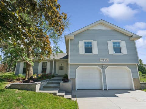 Photo of 27W571 Ridgeview Street, West Chicago, IL 60185 (MLS # 12653934)