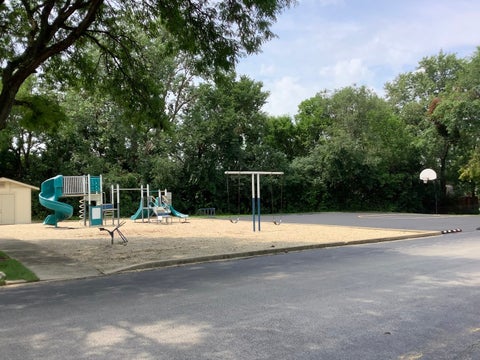 Tiny photo for 100 Willow Lane #B216, Willow Springs, IL 60480 (MLS # 12729724)