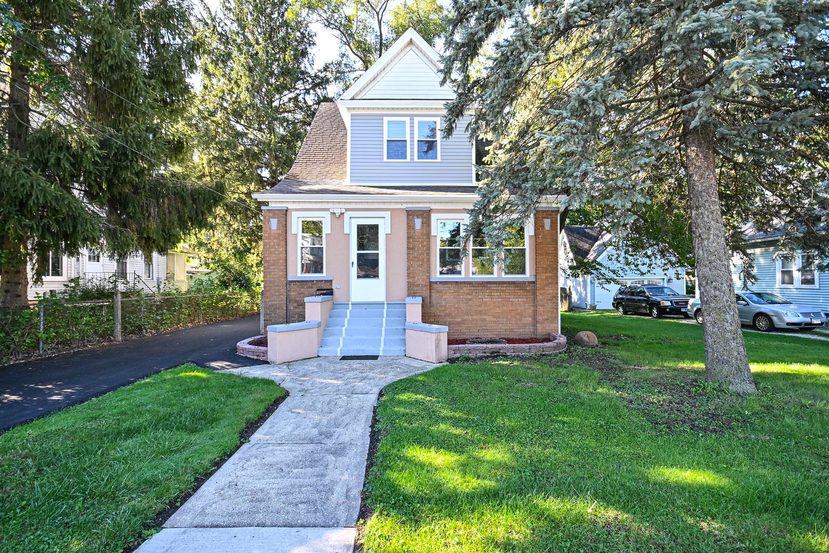 417 E 16th Street