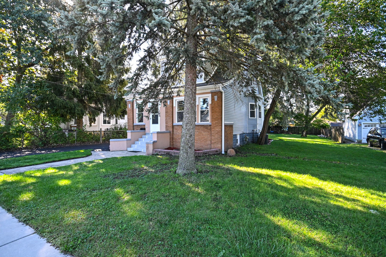 417 E 16th Street
