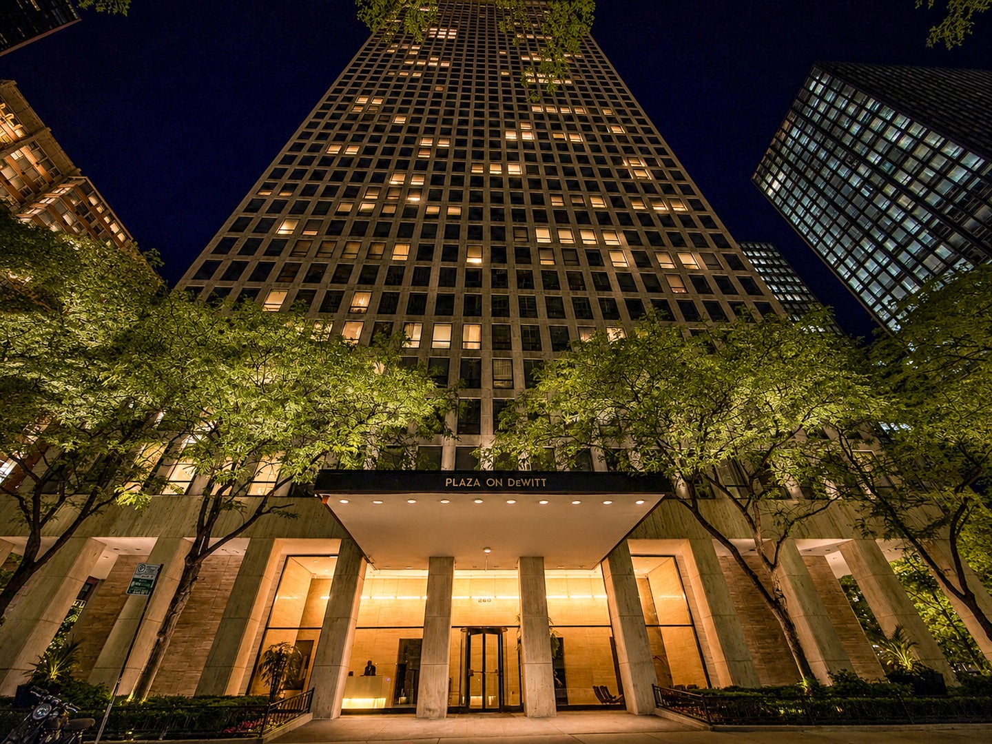 260 E Chestnut Street 2904 - Photo 2