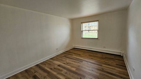 Tiny photo for 10037 S Walnut Terrace #31-111, Palos Hills, IL 60465 (MLS # 12495022)