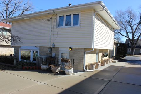 A home in Crestwood