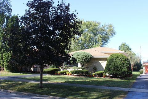 A home in Crestwood